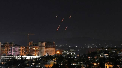 إسرائيل تستهدف محيط العاصمة دمشق بعدد من الصواريخ