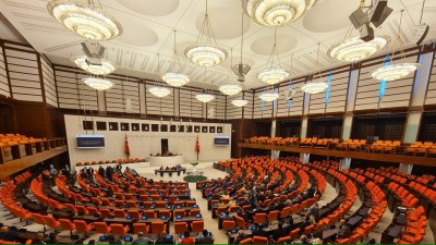 البرلمان التركي يرفض مشروع قرار لترحيل اللاجئين السوريين إلى بلادهم
