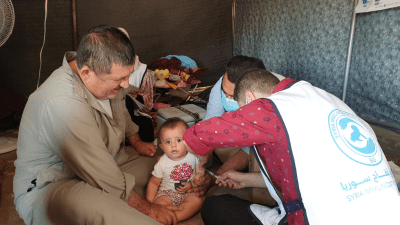 إطلاق حملة لقاحات ضد شلل الأطفال والحصبة في شمال غربي سوريا 