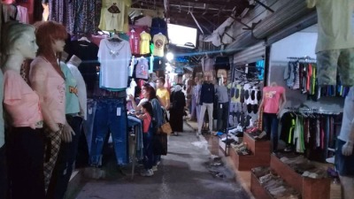سوق الملابس في طرطوس (فيس بوك)