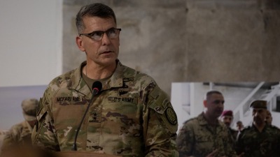 الجنرال الأميركي ماثيو ماكفارلين قائد التحالف الدولي ضد "تنظيم الدولة" (U.S Army photo by Sgt)