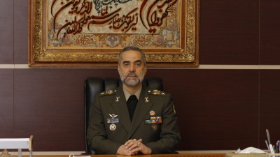 وزير الدفاع الإيراني العميد محمد رضا أشتياني
