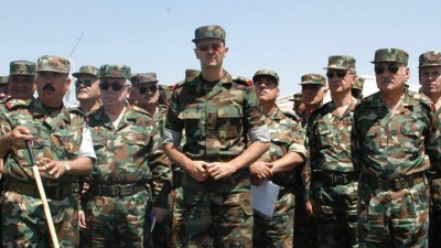 بشار الأسد يعزل 3 من كبار ضباطه وحراسه الأمنيين