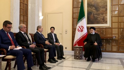 الرئيس الإيراني يلتقي وزير خارجية النظام في دمشق 