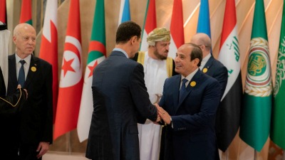 بشار الأسد يلتقي الرئيس المصري عبد الفتاح السيسي في القمة العربية