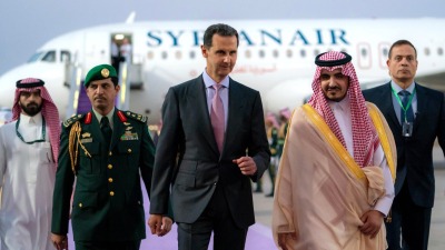 من مراسم استقبال بشار الأسد في مطار الملك عبد العزيز في مدينة جدة – 18 أيار 2023 (سانا)