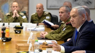 نتنياهو في اجتماع أمني مع قادة أمنيين في إسرائيل قبيل اجتماع الكابينت (يديعوت أحرونوت)