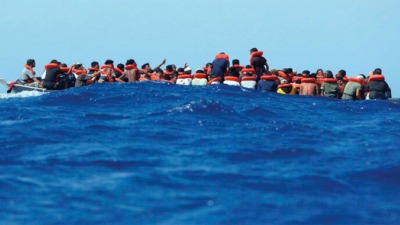 اختفاء قارب يقل 500 طالب لجوء في المتوسط