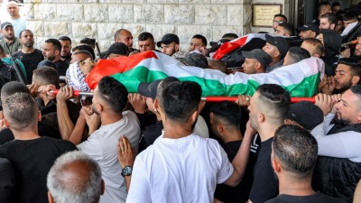 تشييع جثامين الشبان الثلاثة الذين قتلوا برصاص جيش الاحتلال في مخيم بلاطة - "وكالة شهاب"