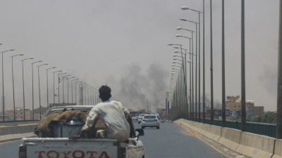 شارع في العاصمة السودانية الخرطوم (رويترز)