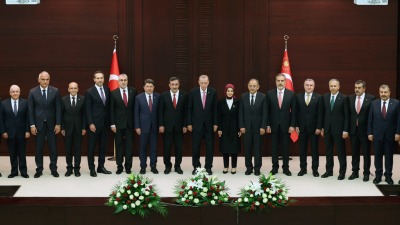 التشكيلة الوزارية التركية الجديدة.. عين على السياسة وأخرى على الاقتصاد