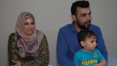 عائلة سورية في ولاية إزمير غرب تركيا (VOA)