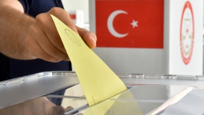 صندوق الانتخابات التركي بين نظرتين