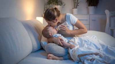 ما الذي يجب عليك فعله إذا استيقظ طفلك من النوم خائفاً؟ 