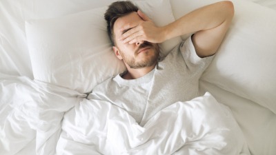 ما سبب الشعور بالتعب بعد الاستيقاظ من النوم؟ وما طرق التغلب عليه؟