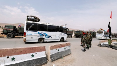 حاجز لقوات النظام السوري قرب دوما بريف دمشق ـ رويترز