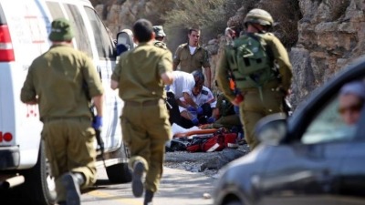 عناصر من قوات الاحتلال الإسرائيلي تهرع إلى المنطقة بعد عملية إطلاق النار في بيت لحم، 16 تموز 2023 (الأناضول)