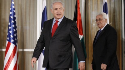 رئيس الوزراء الإسرائيلي بينيامين نتنياهو ورئيس السلطة الفلسطينية محمود عباس في القدس، 15 أيلول 2010. (Kobi Gideon/Flash90)