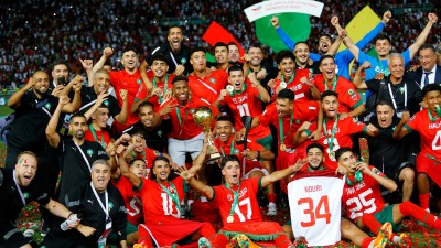 المنتخب المغربي يحتفل بتتويجه ببطولة أمم أفريقيا للشباب (CAF)