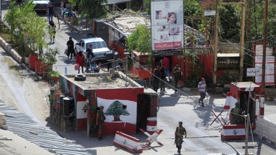 لبنان.. الجيش يغلق مداخل مخيم عين الحلوة بعد تجدد الاشتباكات
