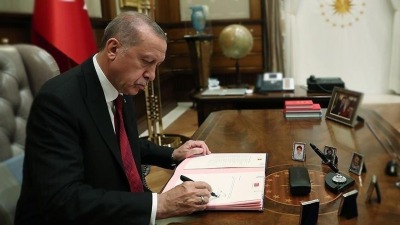 الرئيس التركي رجب طيب أردوغان في مكتبه الرئاسي