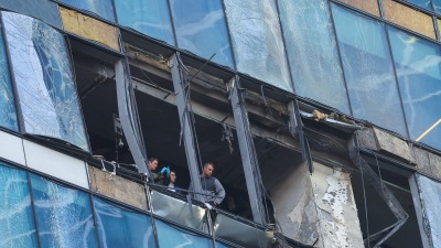 دمار جزئي في برج تجاري بعد هجوم بطائرات مسيّرة أوكرانيا استهدف موسكو (رويترز)