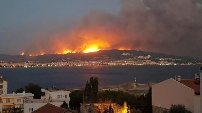 الحرائق في غابات ولاية تشاناكالي التركية (رويترز)