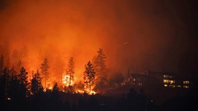 كندا.. إعلان حالة الطوارئ وإجلاء الآلاف بسبب حرائق الغابات