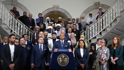 نيويورك تسمح برفع أذان الجمعة عبر المكبرات في المساجد