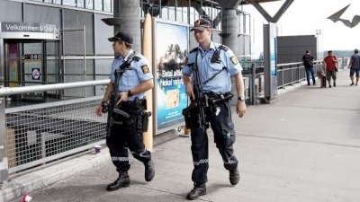 عنصران من الشرطة النرويجية
