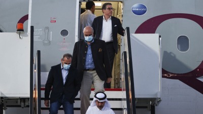 الأميركيون المفرج عنهم في صفقة تبادل بين الولايات المتحدة وإيران يصلون إلى الدوحة