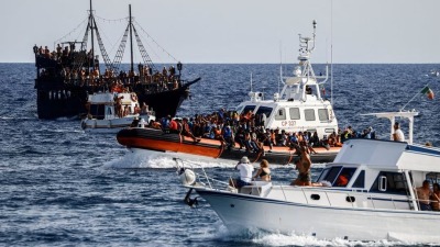 إنقاذ المهاجرين على السواحل الإيطالية
