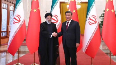 الرئيس الإيراني ابراهيم رئيسي في لقائه مع الرئيس الصيني شي جين بينغ- المصدر: الإنترنت