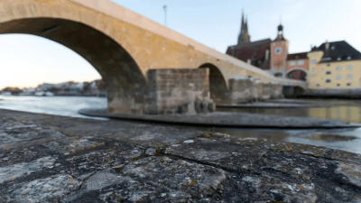 الجسر الحجري في ريغنسبورغ (spiegel)