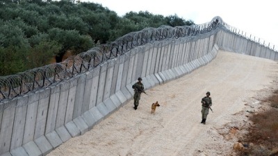 الجدار الإسمنتي على الحدود بين تركيا وسوريا - المصدر: الإنترنت