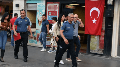 مواطن تركي يهاجم"برغر كينغ" في أضنة