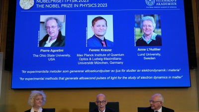 منح جائزة نوبل للفيزياء 2023 لثلاثة علماء أوروبيين