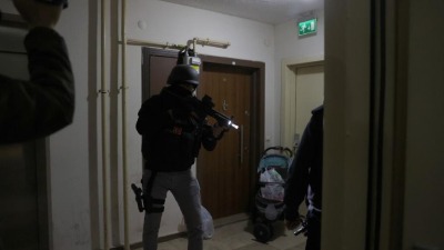 قوات الأمن التركية تدهم منزلا في إسطنبول ـ الأناضول