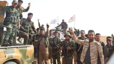 عناصر ميليشيا تابعة للحرس الثوري في دير الزور