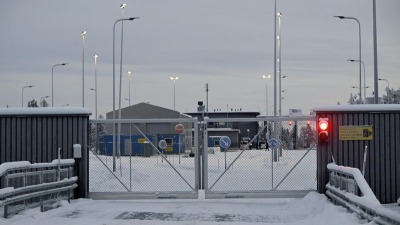 فنلندا تغلق حدودها مع روسيا أسبوعين لوقف تدفق طالبي اللجوء
