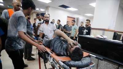 تكدس المصابين في مستشفيات قطاع غزة (وكالة الأناضول)