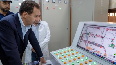 بشار الأسد داخل مدينة عدرا الصناعية - إنترنت