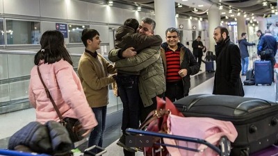 لحظة لم شمل أسرة لاجئة في ألمانيا بعد سنتين من الفراق - إنترنت