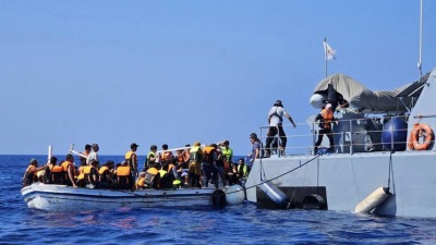 مهاجرون لحظة وصولهم إلى قبرص - المصدر: الإنترنت