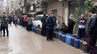 ازدحام أمام مركز توزيع الغاز في مدينة جرمانا بريف دمشق - 9 تشرين الأول 2019 (صحيفة تشرين)