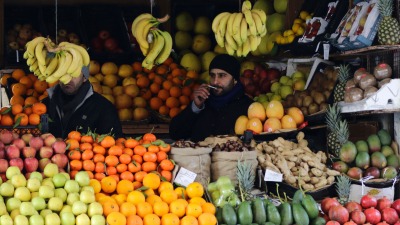 ازداد طلب المطاعم والفنادق للخضراوات والفواكه في دمشق تزامناً مع اقتراب موسم الأعياد - AFP