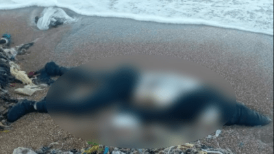 إحدى الجثث التي عثر عليها الأهالي على شاطئ طرطوس
