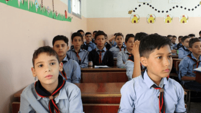 مرض الجنف يجتاح المدارس السورية ومعدلات الإصابة تنذر بالخطر
