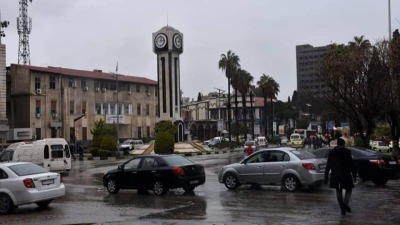 ساحة الساعة وسط مدينة حمص - إنترنت
