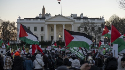 عشرات الآلاف يتظاهرون تنديدا بحرب غزة أمام البيت الأبيض